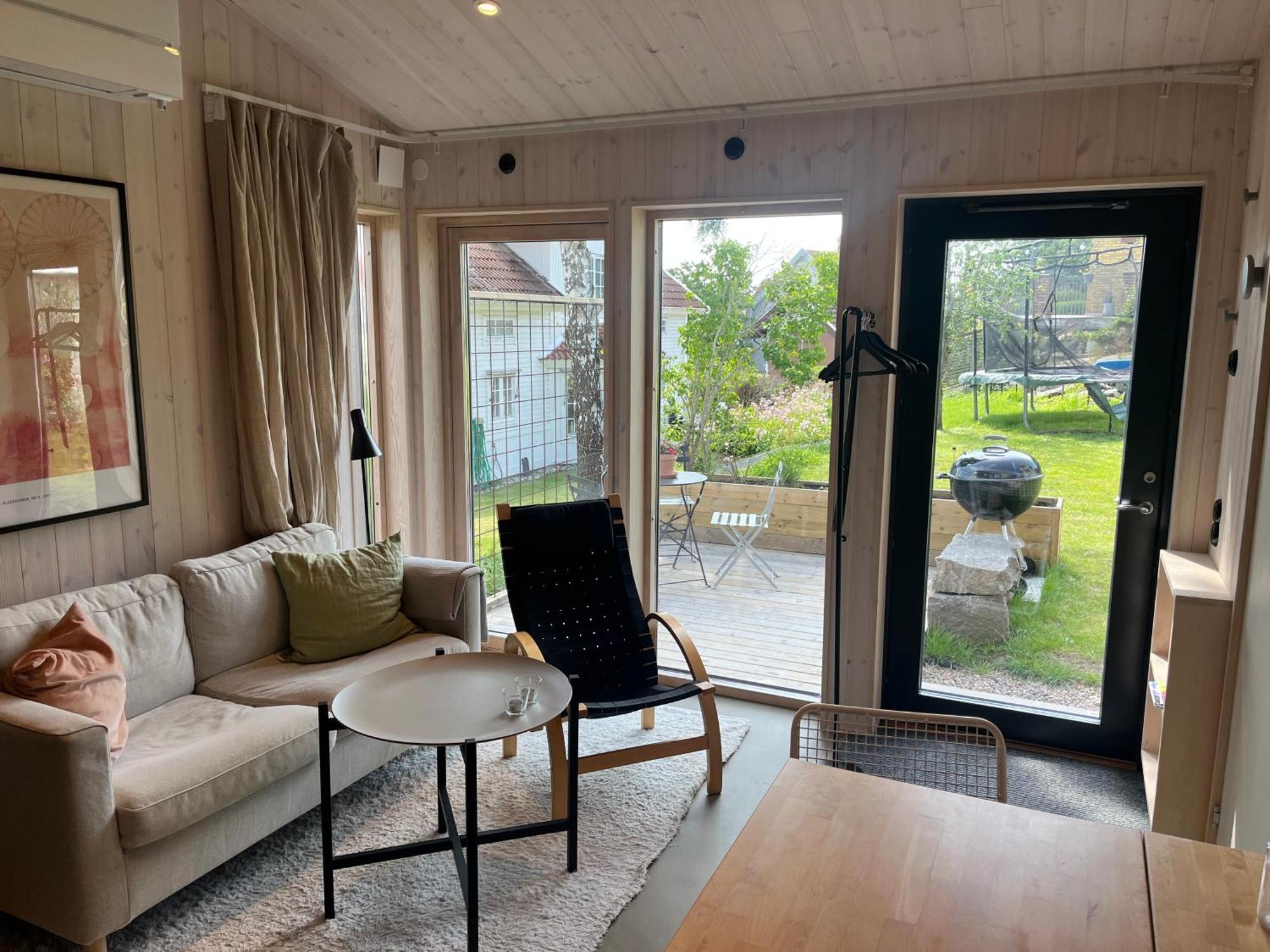 Mysigt Attefallshus Med Naerhet Till Stad Och Hav Gotemburgo Exterior foto